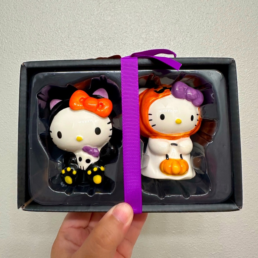 Hello Kitty Halloween Ceramic Salt and Pepper Shakers